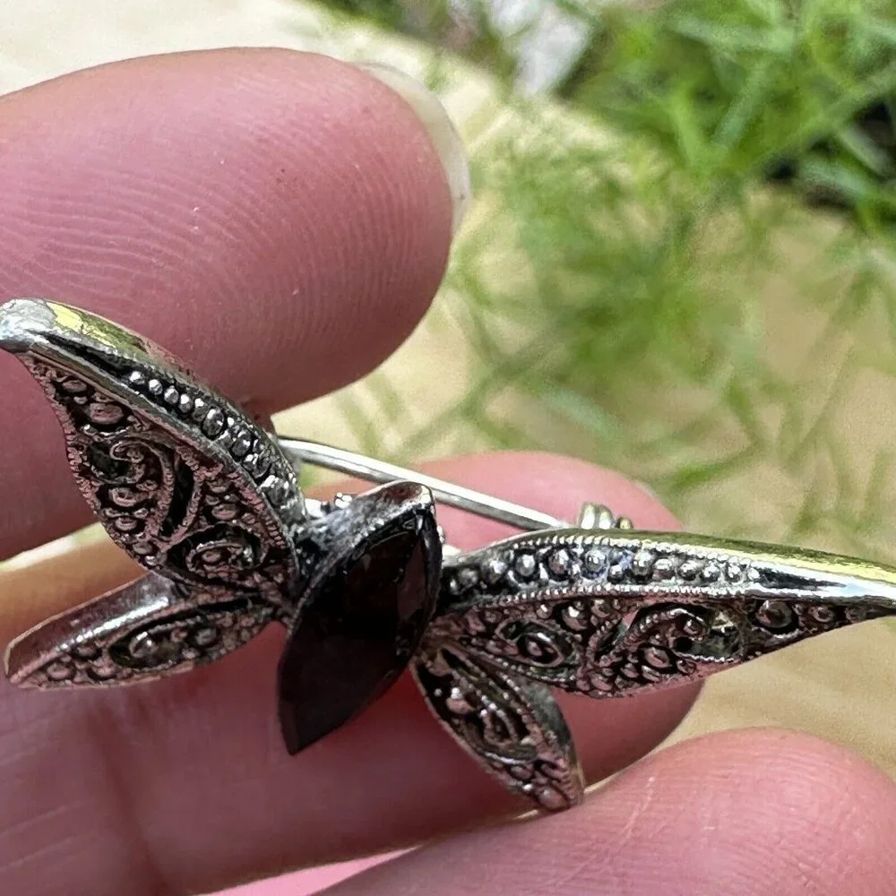 Vintage 1980s Brooch Pin 1.25 Inch Butterfly Black Onyx Silver‎ Filigree Y2K
